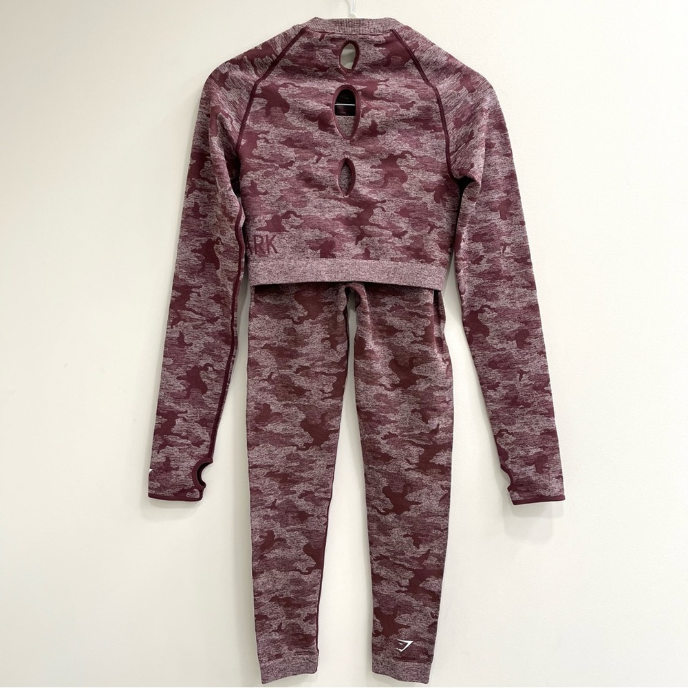 Gymshark Camo Seamless Two Piece Set in “Berry” - Picture 4 of 16